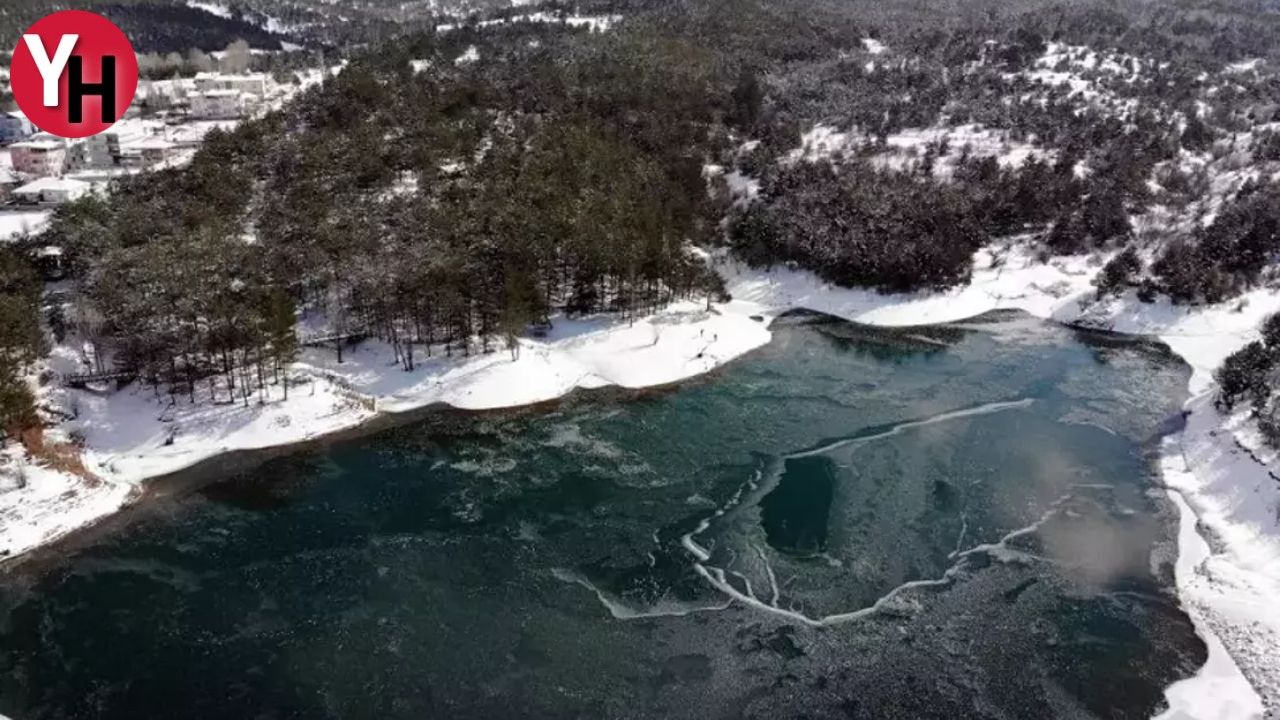 Türkiye'nin İlk Milli Parkı, Cevdet Dündar'da Dev Buz Kütleleri Şaşırtıyor!