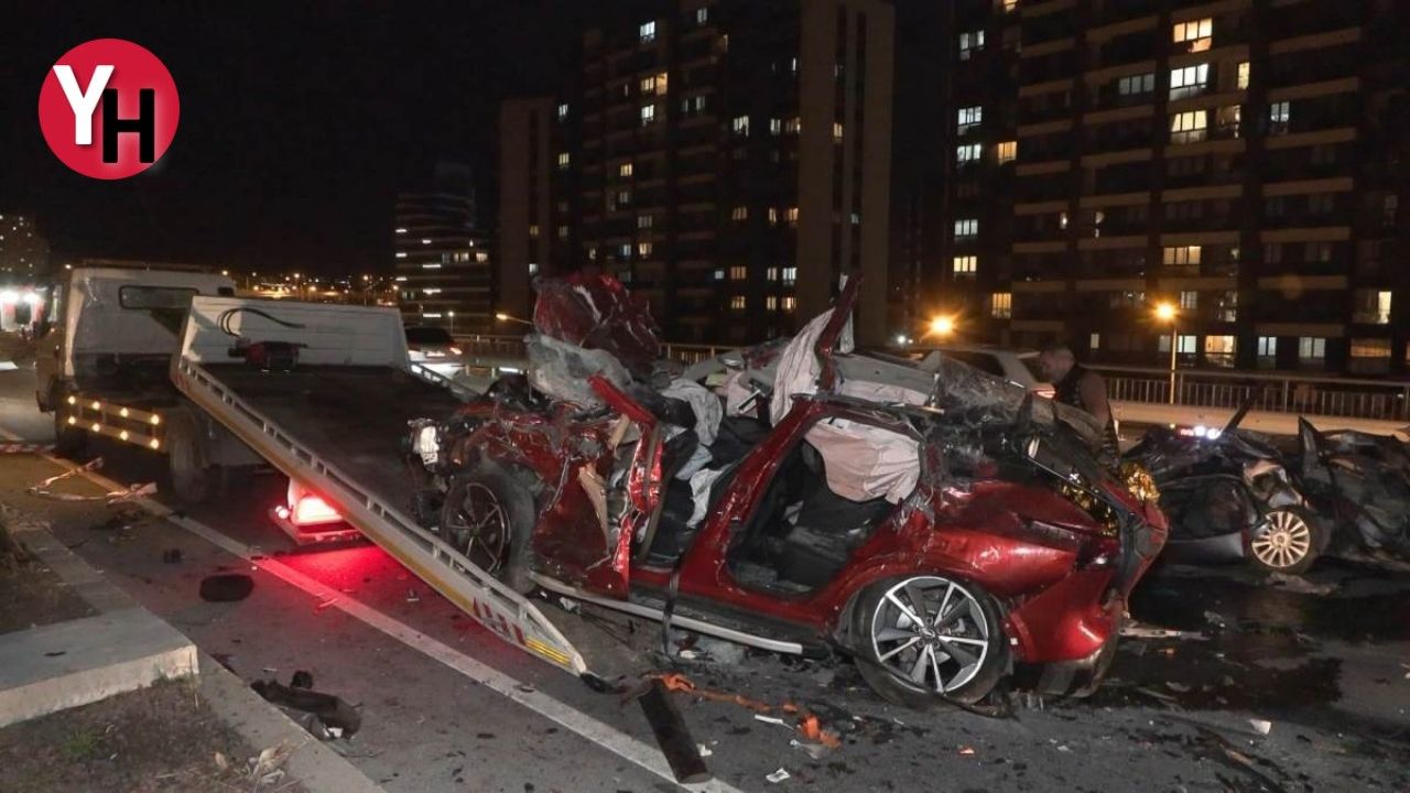 Refüjü Aşarak Meydana Gelen Trafik Kazası: 3 Ölü, 1 Yaralı