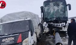 Ağrı'da Otobüs-Kamyonet Kazası 11 Yaralı!