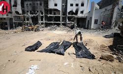 Gazze'de Şifa Hastanesi'nde 49 Filistinlinin Cesedi Bulundu