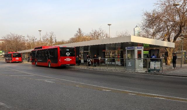 Konya'da otobüs durakları yenileniyor