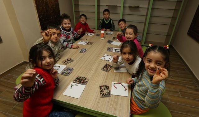 Gaziantep'ten ara tatilde çocuklara kitap sürprizi
