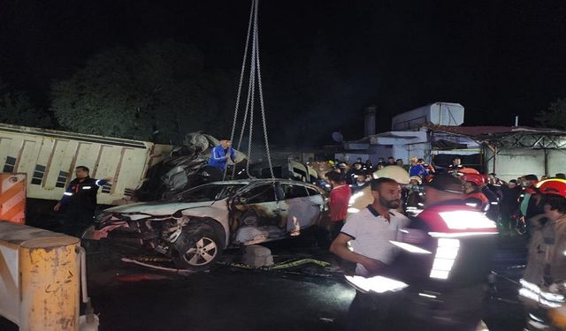 Hatay'daki feci kazada ölü sayısı 6'ya yükseldi, 32 kişi yaralandı