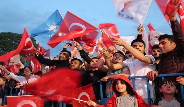 Cumhurbaşkanı Erdoğan’ın seçim zaferine Konya’da coşkulu kutlama