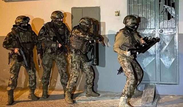 İzmir'de DEAŞ Teröristlerine Darbe: Bomba Eylemi Öncesi 10 Şüpheli Yakalandı!