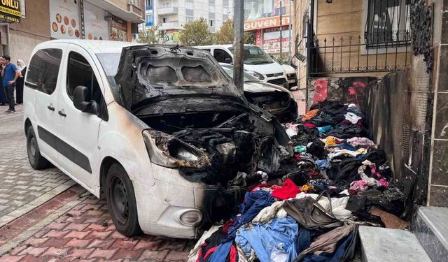 Kıyafet Yangını: Esenyurt'ta Sokak Satıcısının Ürünleri Alevlere Teslim Oldu!
