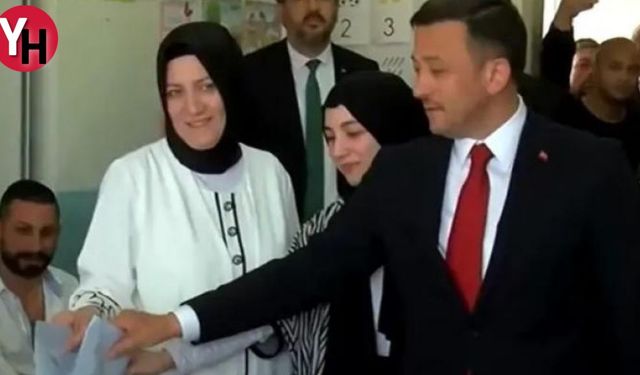 İzmir Seçim 2024: Hamza Dağ'ın Kızı Oy Kullanırken