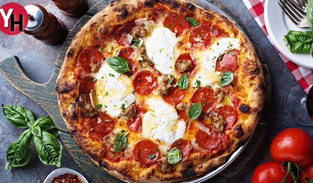 Ev Yapımı Pizza Tarifi: Adım Adım Nasıl Yapılır?
