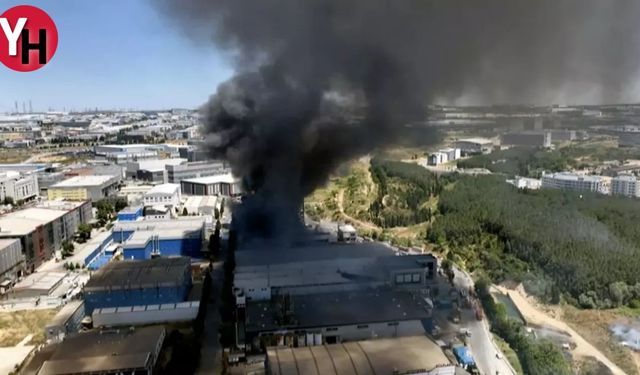 Tuzla Fabrika Yangınında Hızlı Müdahale: Can Kaybı Yok, Ancak Büyük Maddi Hasar