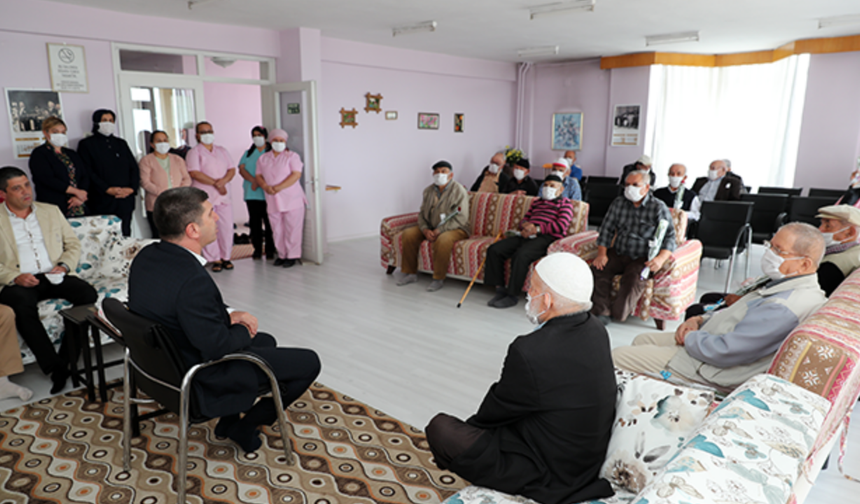 Başkan Ercengiz’den Babalar Günü öncesinde Huzurevi ziyareti
