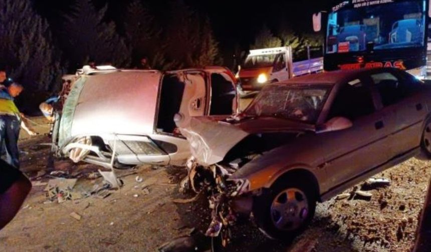 Kafa Kafaya Çarpışan Araçlar: Kahta Trafik Kazası