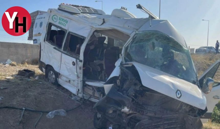 Aksaray'da İşçi Servisi ve Kamyonet Kaza 2 Ölü 15 Yaralı
