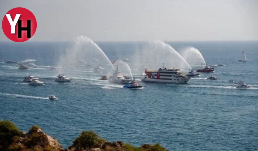 Antalya'da Denizlerde Coşkuyla Kutlanan Cumhuriyetin 100. Yılı