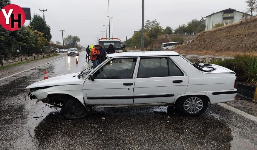 Kontrolden Çıkan Otomobil Refüje Çarptı Kaza Detayları