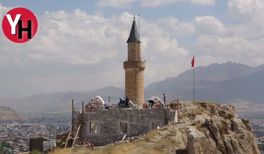 Osmanlı'nın Van'daki sembolü yeniden ibadete açılıyor