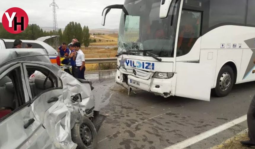 Yolcu Otobüsü Otomobile Çarptı, 2 Ölü, 3 Yaralı