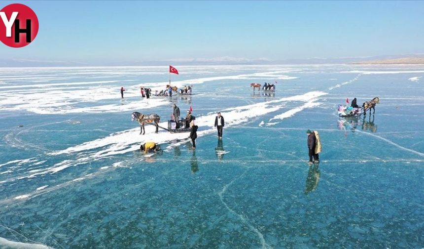 Buzla Kaplı Masalsı Bir Göl Çıldır Gölü