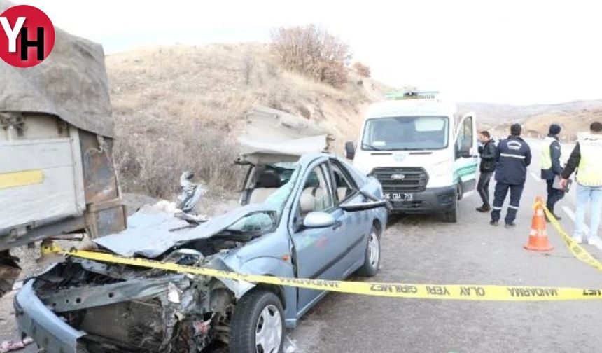 Ankara'da Cenaze Törenine Katılan Araç TIR'a Çarptı: Ölü ve Yaralılar Var