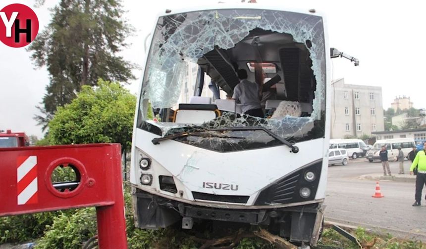 Antalya’da Otel Servis Aracı Kaza Yaptı: 19 Kişi Yaralandı!