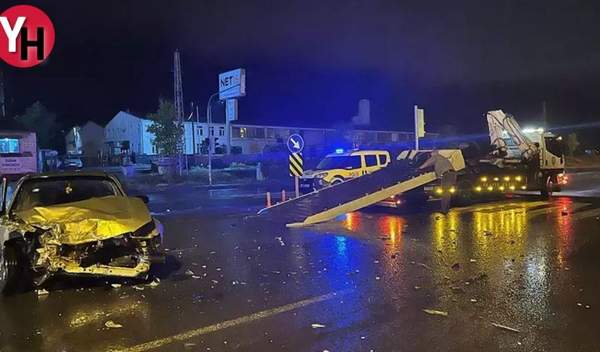 Kayseri'de Otomobil ve Minibüs Çarpıştı: 11 Yaralı Var!