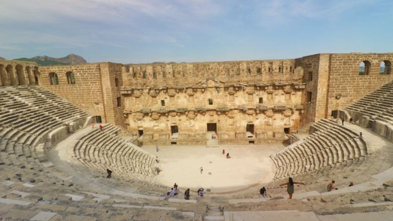 Aspendos Antik Tiyatrosu (1)