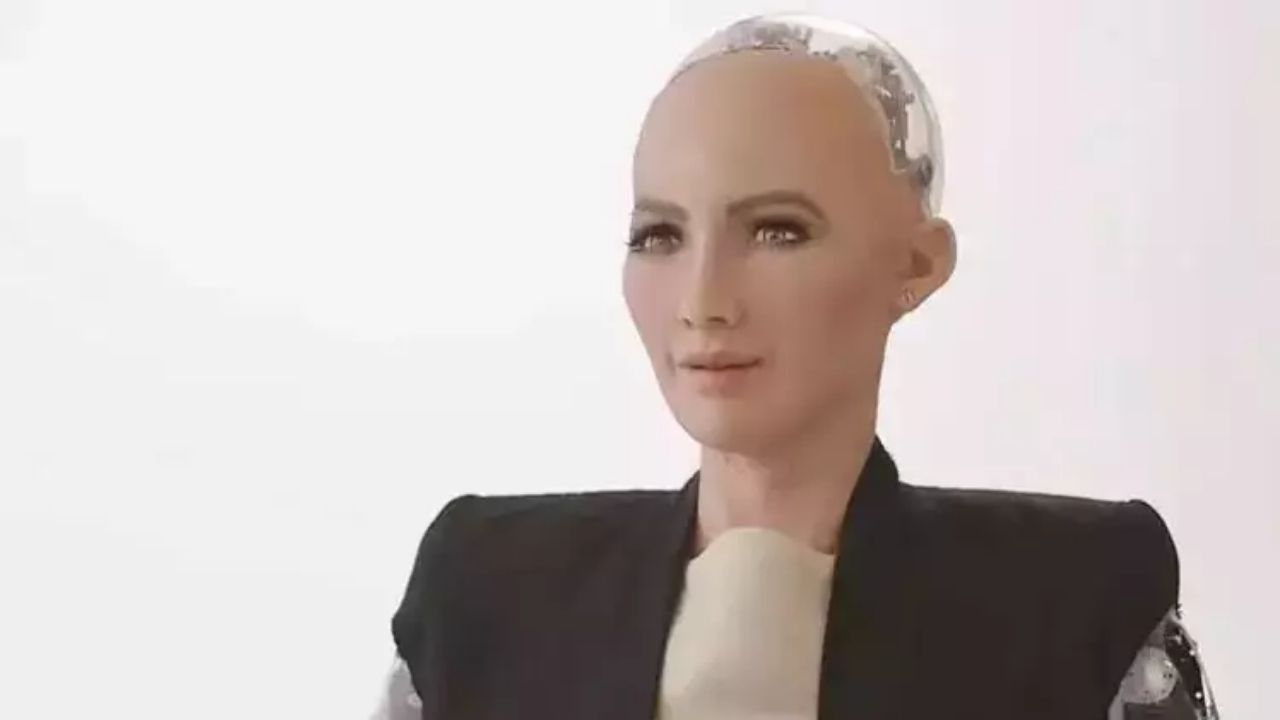 Robot Sophia ve Gain TV Geleceğin Sohbeti ve Dijital İçerik Dünyasının Sırları! (1)
