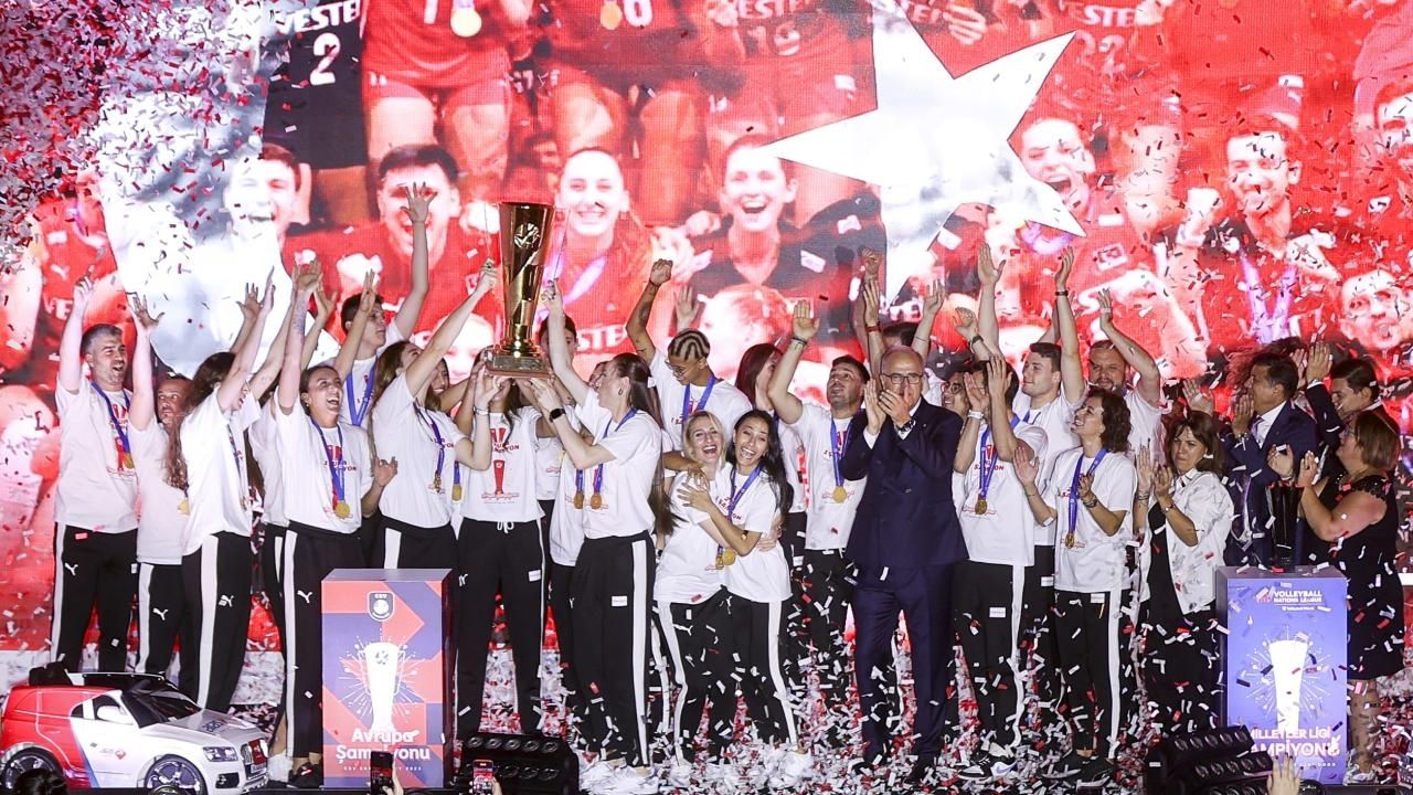 Tarihi Zafer Türk Kadın Voleybolu Avrupa Şampiyonu