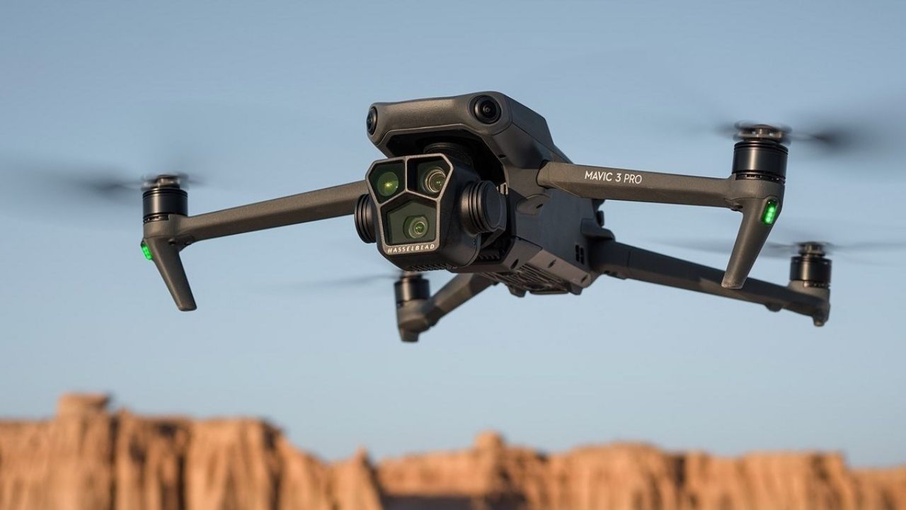 DJI İnovasyonu, İlk 3 Kameralı Drone Mavic 3 Pro Tanıtıldı
