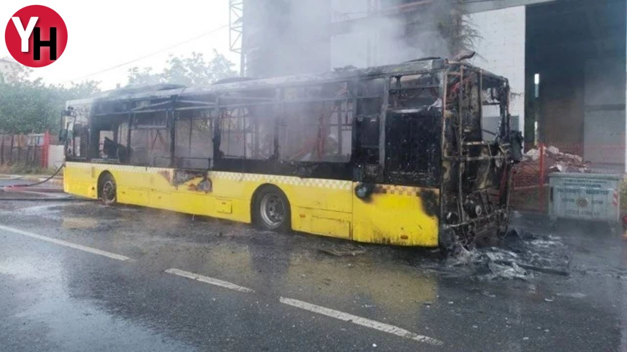Sultanbeyli'de Seyir Halindeki İett Otobüsünde Yangın Faciadan Dönüldü (1)