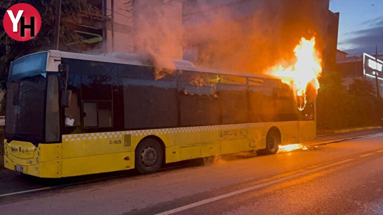 Sultanbeyli'de Seyir Halindeki İett Otobüsünde Yangın Faciadan Dönüldü